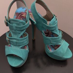 Charlotte Russe teal heels 5 1/2"